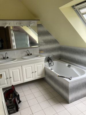 salle de bain saint yvi avant