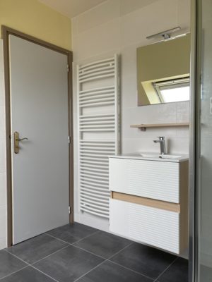 salle de bain saint yvi lavabo