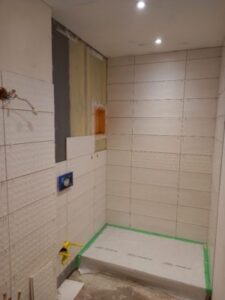 pose faience carrelage salle de bain