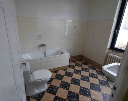 salle de bain d'origine carreaux ciment