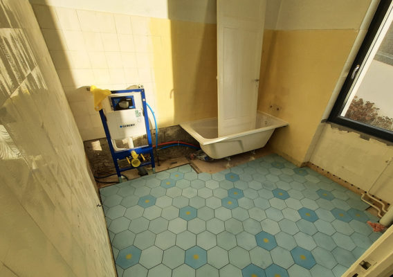 salle de bain retro pendant