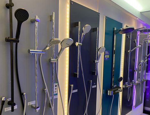 robinetterie-breizh-salle-de-bain-e1698655365328-525x400 photo d'une rénovation de salle de bain à Quimper