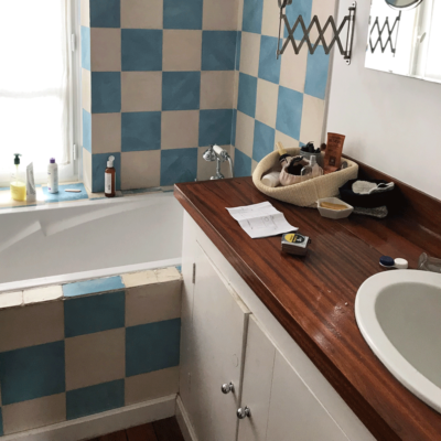 petite salle de bain avant